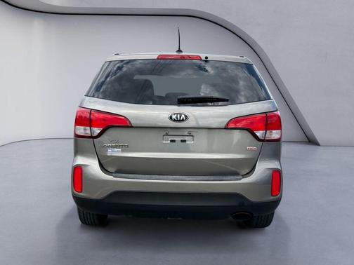 Titanium Silver 2015 Kia Sorento LX