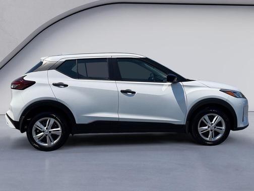Fresh Powder 2025 Nissan Kicks S