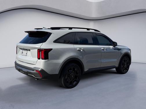 Wolf Gray 2024 Kia Sorento SX