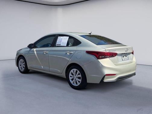 Linen Beige 2018 Hyundai Accent SE
