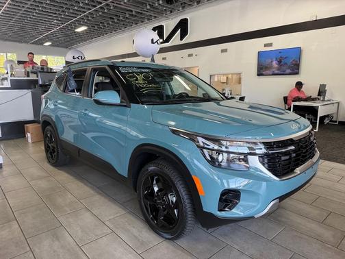 Pluton Blue 2026 Kia Seltos EX