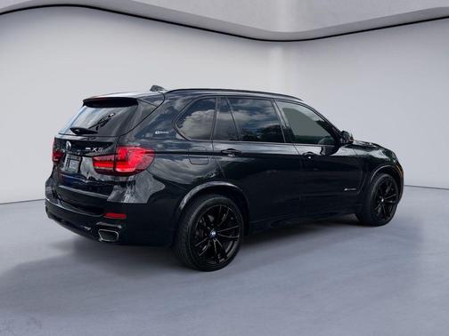 Black Sapphire Metallic 2018 BMW X5 eDrive xDrive40e