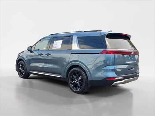 2023 Kia Carnival SX