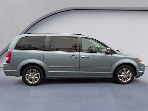 2010 Chrysler Town & Country Limited