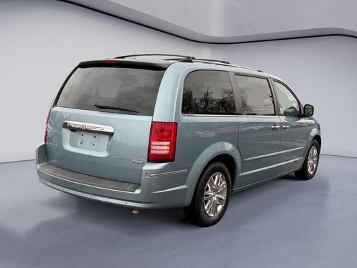 2010 Chrysler Town & Country Limited