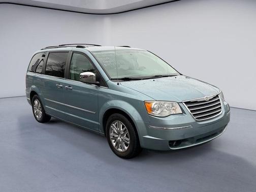 2010 Chrysler Town & Country Limited