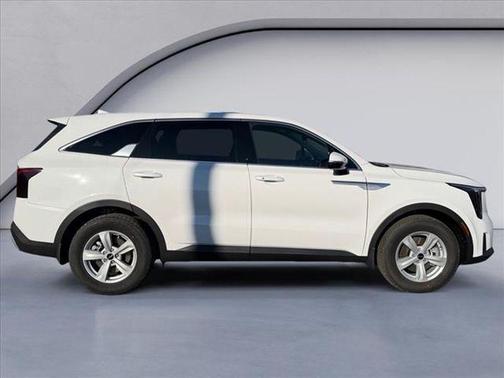 Glacial White Pearl 2026 Kia Sorento LX