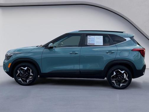 Pluton Blue 2024 Kia Seltos EX