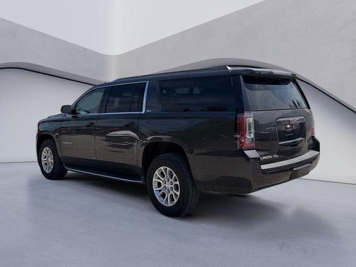 Iridium Metallic 2017 GMC Yukon XL SLT