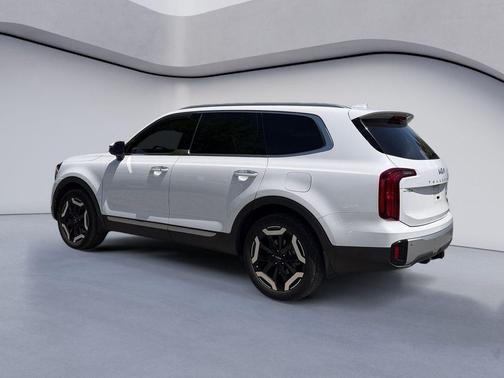 Glacial White Pearl 2024 Kia Telluride S