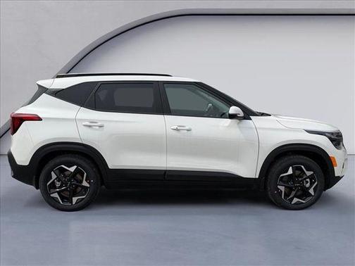 Snow White Pearl 2026 Kia Seltos S