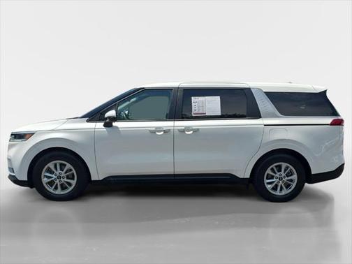 2022 Kia Carnival LX