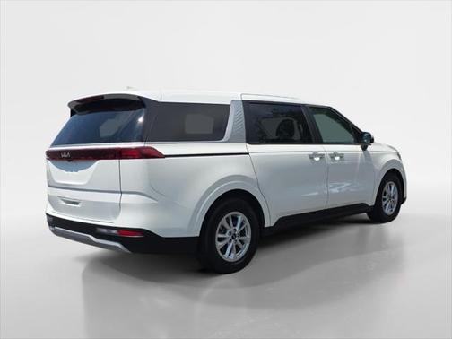 2022 Kia Carnival LX