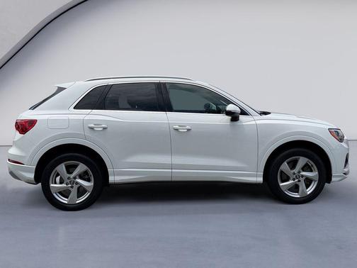 Ibis White 2019 Audi Q3 2.0T Premium