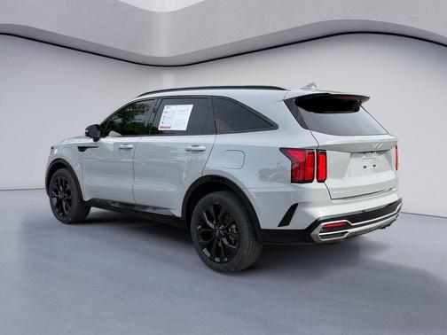 Wolf Gray 2023 Kia Sorento SX