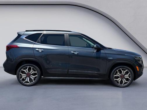 Gravity Gray 2022 Kia Seltos SX Turbo