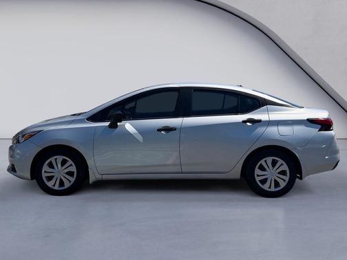 Brilliant Silver Metallic 2020 Nissan Versa 1.6 S