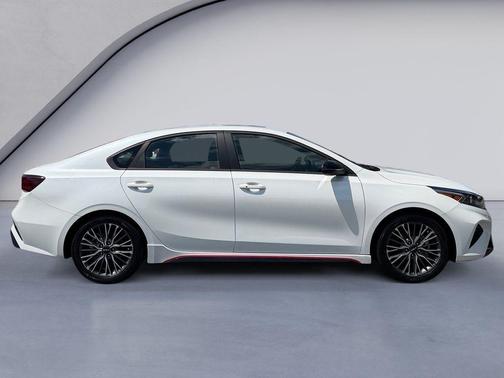 Snow White Pearl 2024 Kia Forte GT-Line