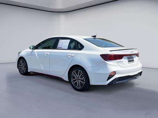Snow White Pearl 2024 Kia Forte GT-Line
