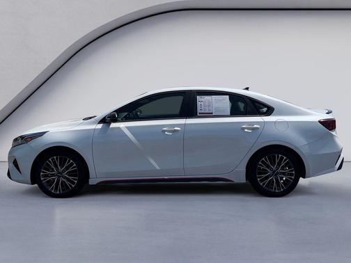 Snow White Pearl 2024 Kia Forte GT-Line