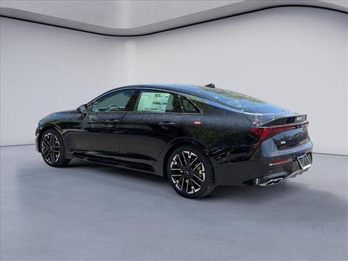 Aurora Black Pearl 2026 Kia K5 GT