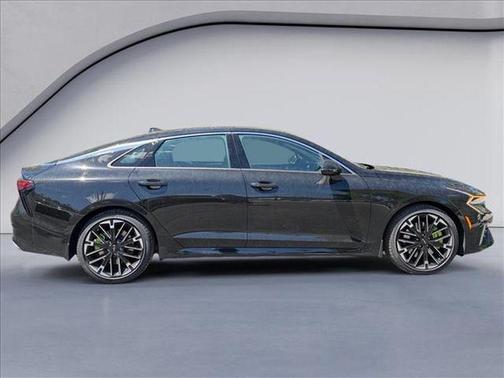 Aurora Black Pearl 2026 Kia K5 GT