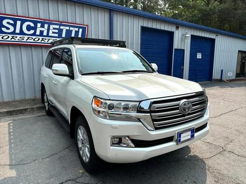 2017 Toyota Land Cruiser Base