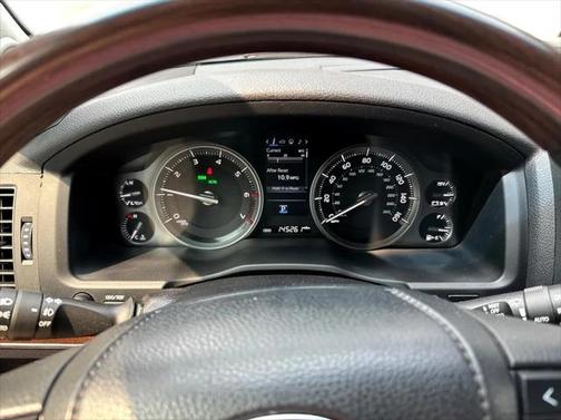 2017 Toyota Land Cruiser Base