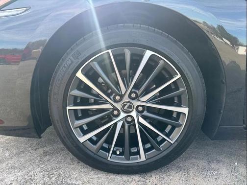 2022 Lexus ES 350 Base