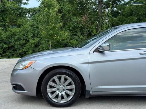 2013 Chrysler 200 Touring