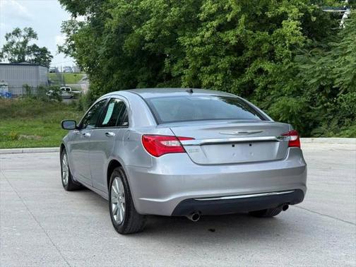 2013 Chrysler 200 Touring