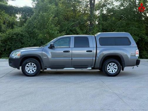 2006 Mitsubishi Raider Duro Cross V6