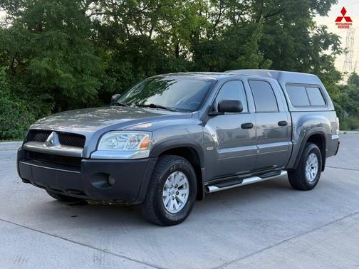 2006 Mitsubishi Raider Duro Cross V6