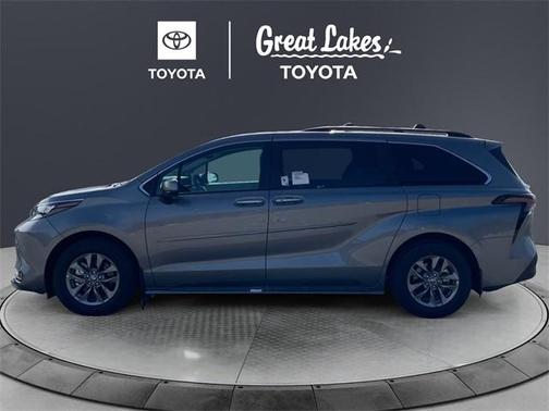 2026 Toyota Sienna XLE 8 Passenger