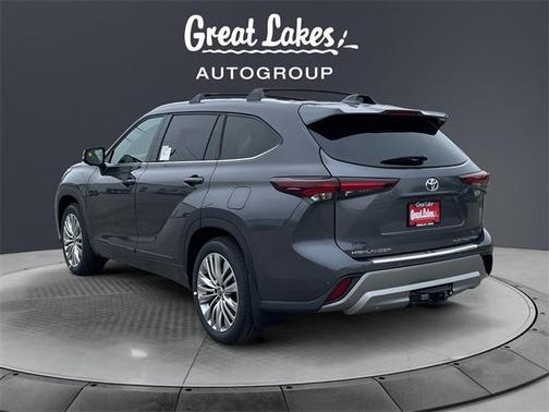 2025 Toyota Highlander Platinum