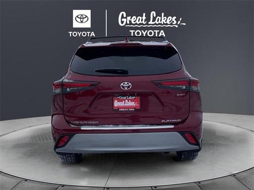 2026 Toyota Highlander Hybrid Platinum