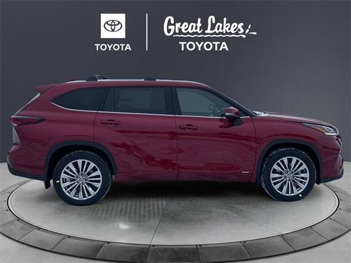 2026 Toyota Highlander Hybrid Platinum