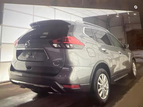 Gun Metallic 2017 Nissan Rogue SV
