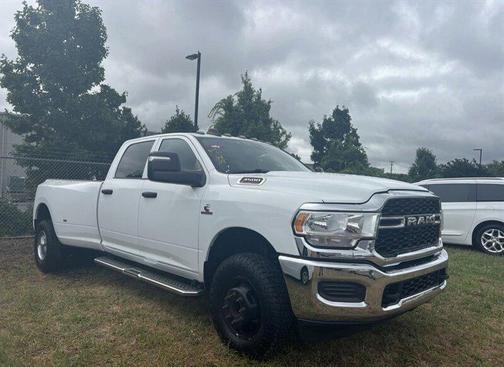 Bright White Clear Coat 2023 RAM 3500 Tradesman