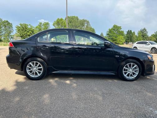 2016 Mitsubishi Lancer ES