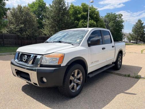 2015 Nissan Titan SV