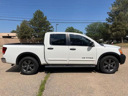 2015 Nissan Titan SV