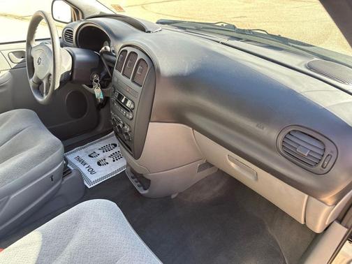 2004 Dodge Grand Caravan SE