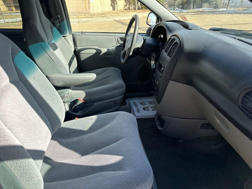 2004 Dodge Grand Caravan SE
