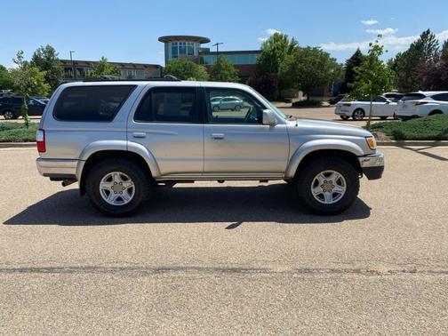 2002 Toyota 4Runner SR5
