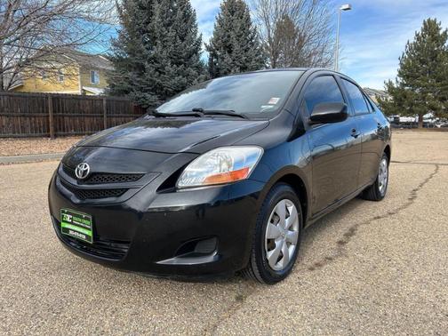 2007 Toyota Yaris CLEAN CARFAX EFFICIENT WITH RELIABLE ENGINE