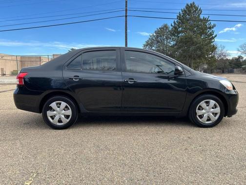 2007 Toyota Yaris CLEAN CARFAX EFFICIENT WITH RELIABLE ENGINE