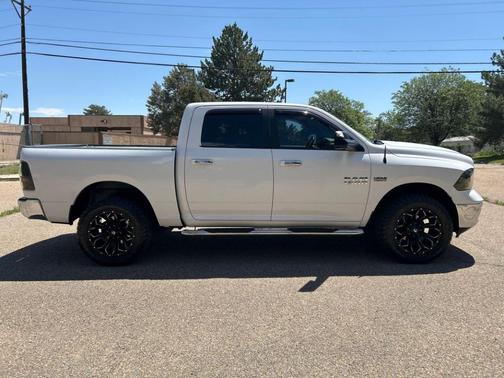 2017 RAM 1500 SLT