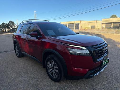 2023 Nissan Pathfinder SL