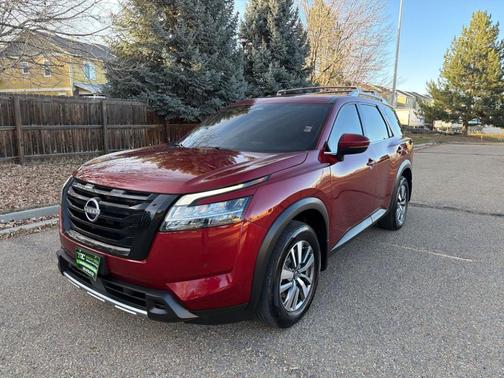 2023 Nissan Pathfinder SL